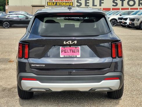 New 2026 Kia Sorento LX FWD image 4
