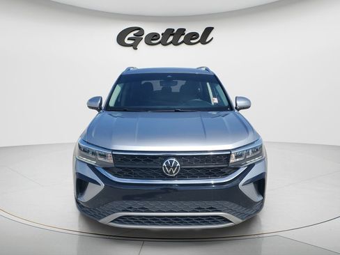 Used 2023 Volkswagen Taos SE image 2