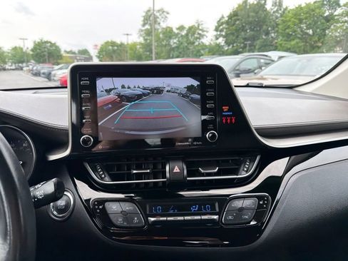 Used 2021 Toyota C-HR Limited FWD image 27