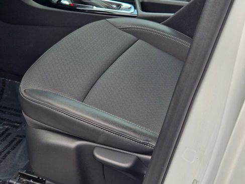 Certified 2025 Buick Encore GX Preferred FWD image 23