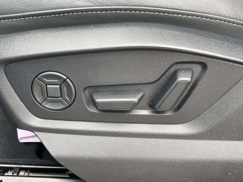 Certified 2025 Audi Q7 3.0T Premium Plus AWD/4WD image 18