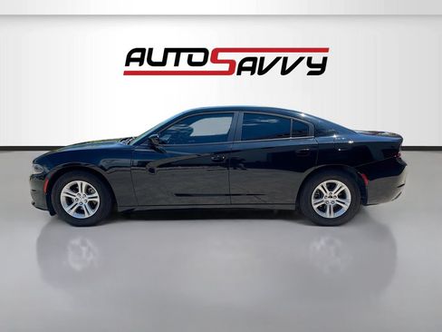 Used 2022 Dodge Charger SXT w/ Leather Interior Group RWD image 4