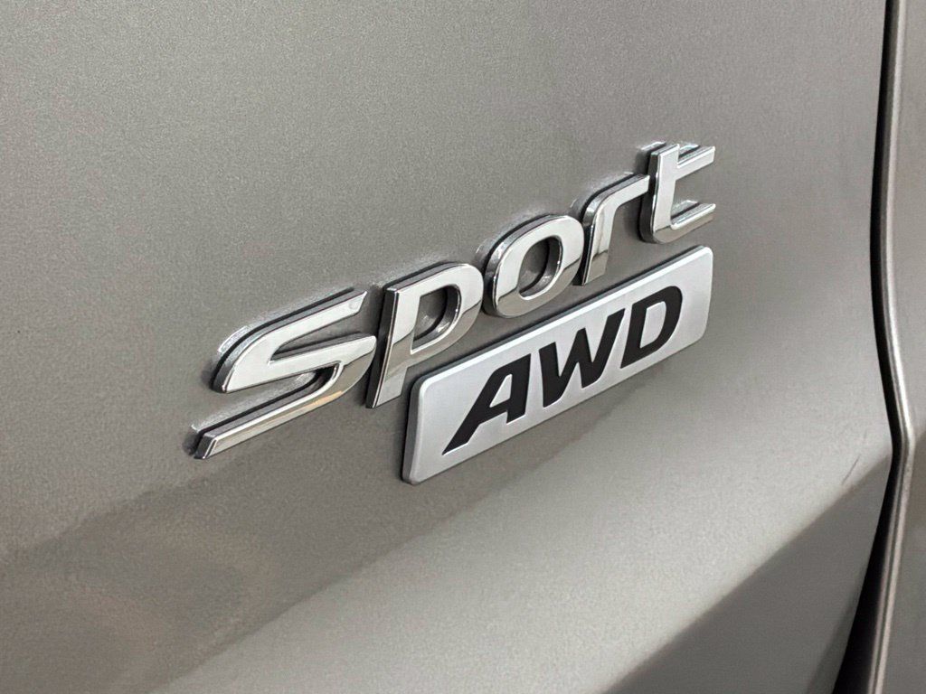 Used 2018 Hyundai Santa Fe Sport w/ 2.4L Tech Package 04 AWD/4WD image 24