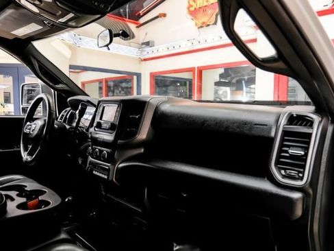 Used 2024 RAM 2500 Tradesman w/ Chrome Appearance Group AWD/4WD image 12