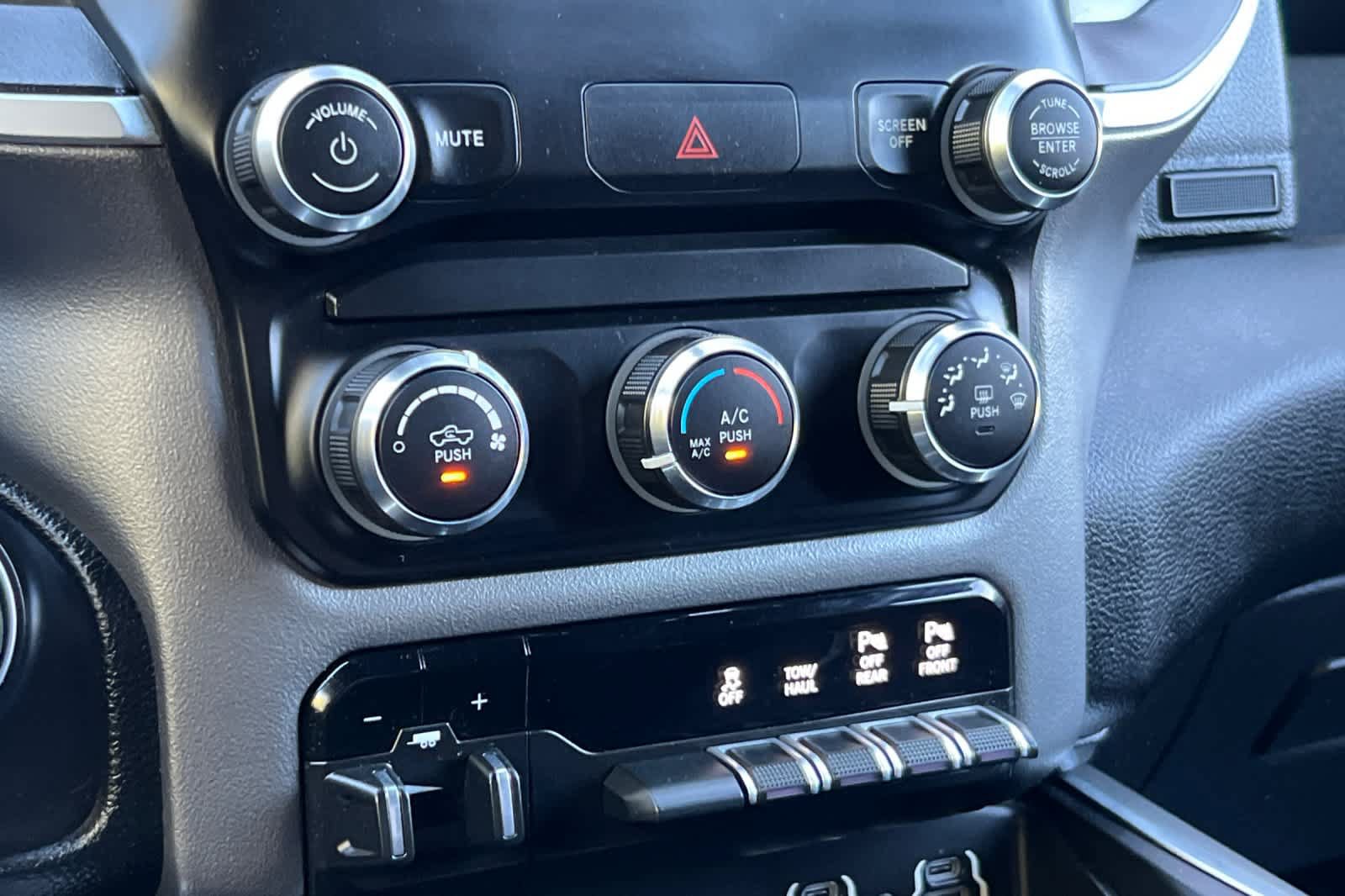 Used 2019 RAM 1500 Big Horn RWD image 21