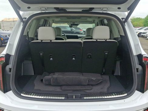 Used 2025 Kia Telluride SX w/ SX Captain's Chair Package FWD image 30