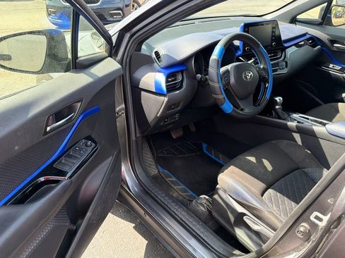 Used 2021 Toyota C-HR XLE FWD image 9