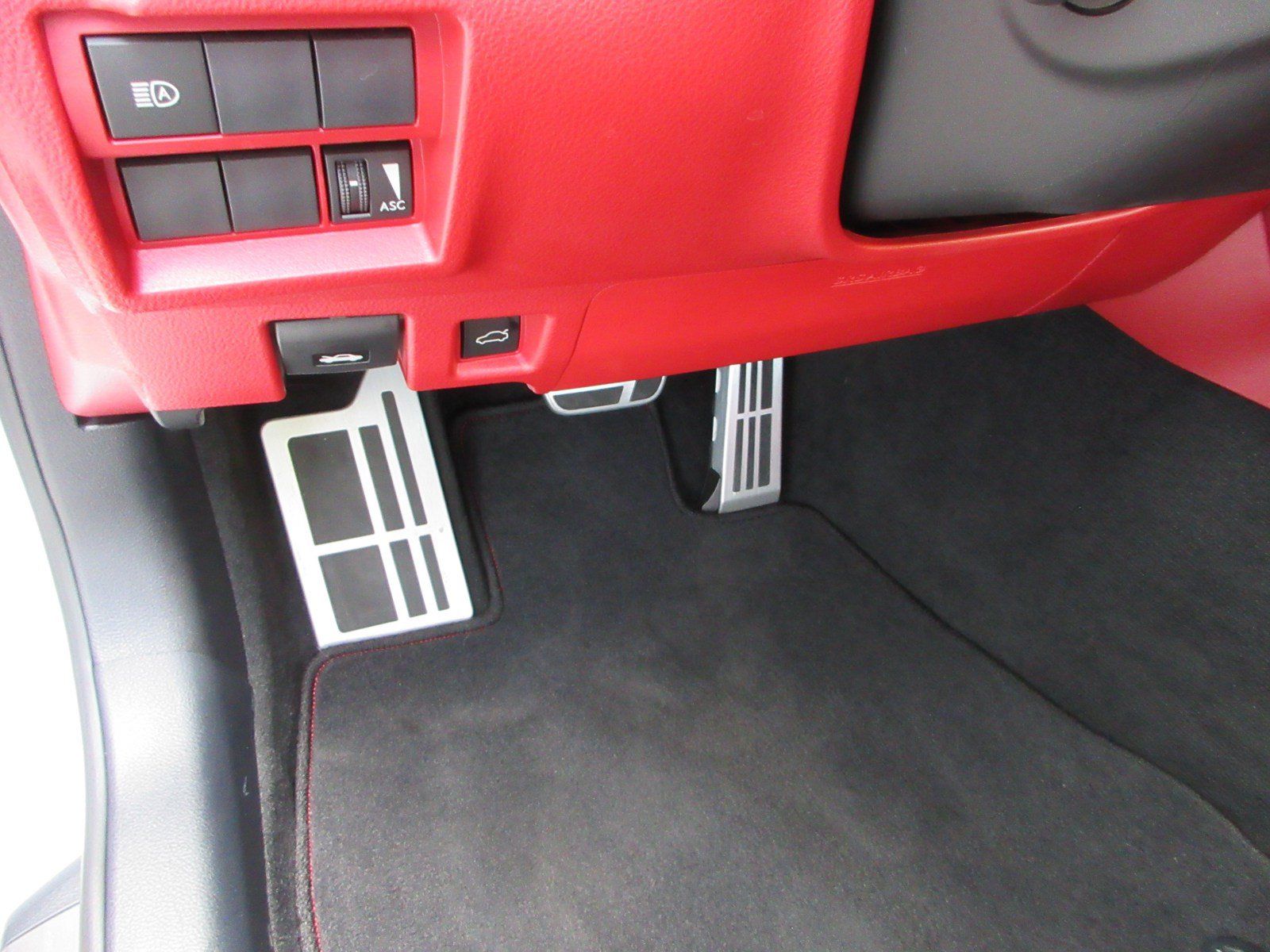 Used 2025 Lexus IS 500 RWD image 31
