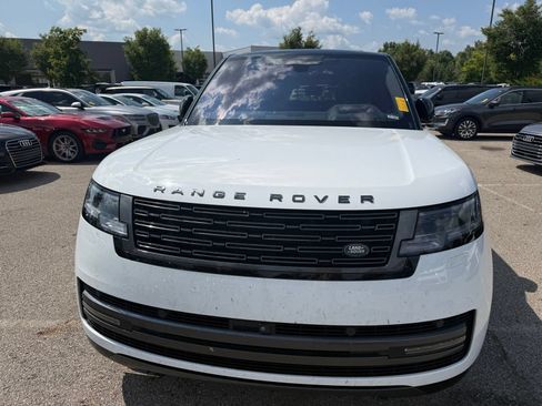 Used 2023 Land Rover Range Rover SE AWD/4WD image 2