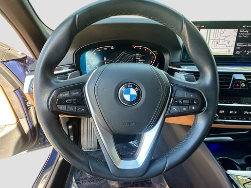 Used 2023 BMW 540i w/ Premium Package image 11