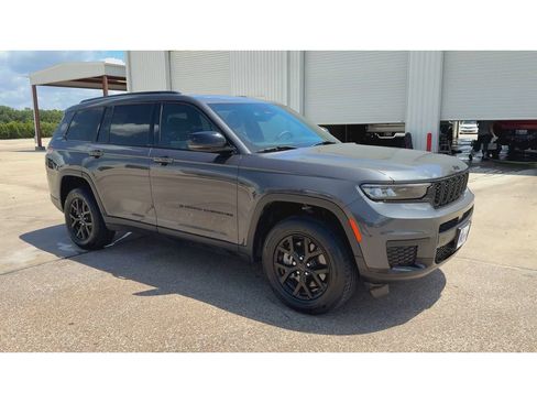 Used 2025 Jeep Grand Cherokee L Altitude AWD/4WD image 2