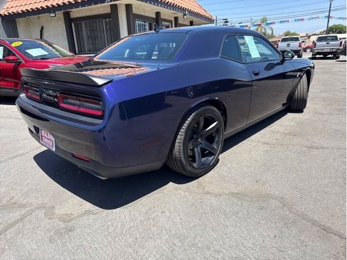 Used 2016 Dodge Challenger R/T Scat Pack w/ Leather Interior Group RWD image 11