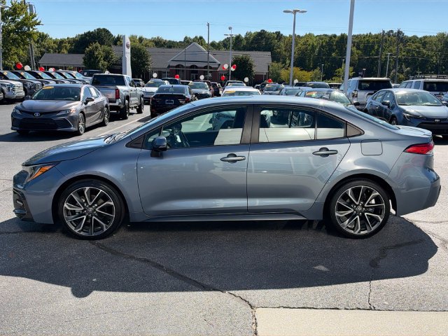 Used 2022 Toyota Corolla SE w/ SE Premium Package FWD image 7
