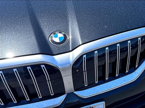 Used 2026 BMW 530i w/ Premium Package RWD image 32
