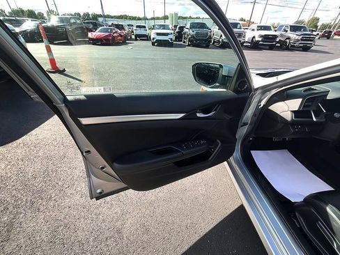 Used 2020 Honda Civic Sport image 12
