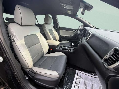 Used 2018 Kia Sportage EX w/ EX Sport Appearance Package AWD/4WD image 19