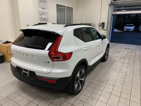 Certified 2024 Volvo XC40 B5 Core image 4