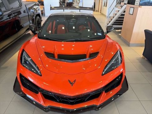 Used 2025 Chevrolet Corvette ZR1 w/ ZR1 Carbon Fiber Aero Package RWD image 5