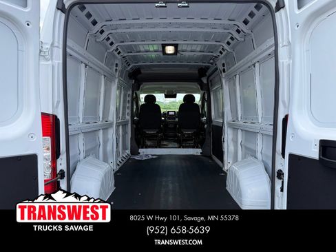 Used 2025 RAM ProMaster 2500 w/ Convenience Group FWD image 12