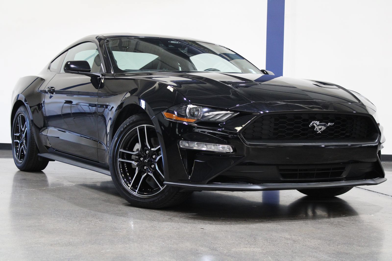 Used 2022 Ford Mustang Premium RWD image 2