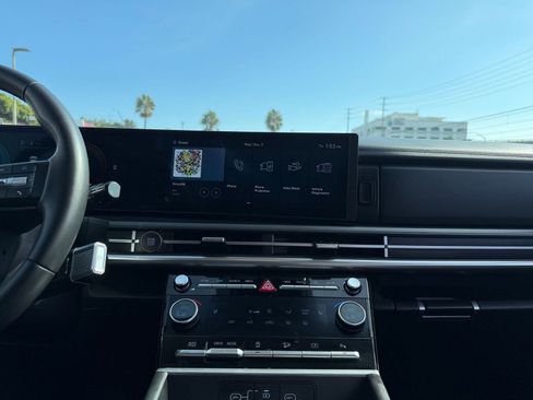 Used 2025 Hyundai Santa Fe SEL image 18