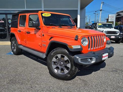 Used 2019 Jeep Wrangler Unlimited Sahara w/ Dual Top Group AWD/4WD image 2