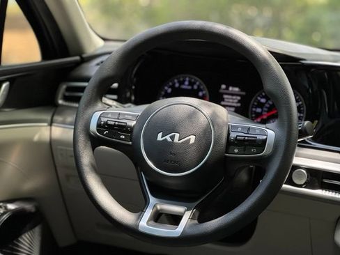Used 2022 Kia K5 LXS FWD image 30