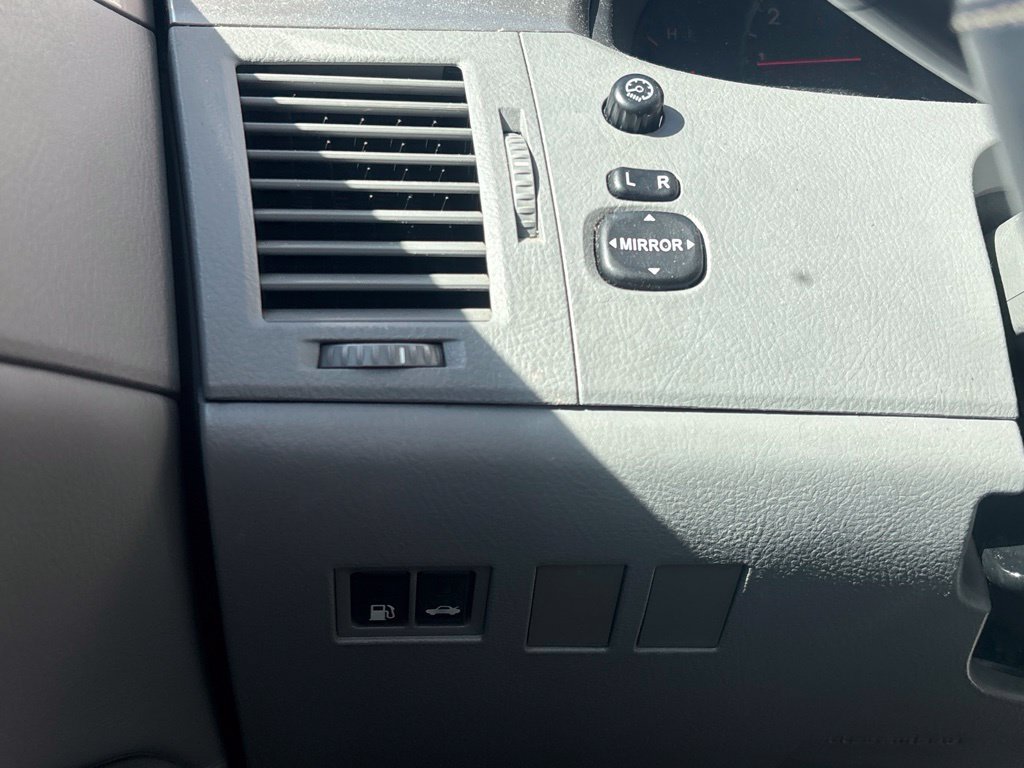 Used 2006 Toyota Avalon XL FWD image 25