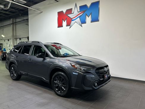 Used 2025 Subaru Outback Onyx Edition XT AWD/4WD image 2