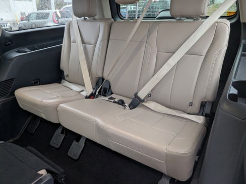 Used 2023 Ford Expedition Max XLT image 7