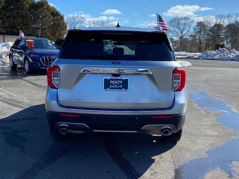 Used 2024 Ford Explorer Limited image 5