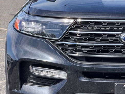 Used 2024 Ford Explorer XLT w/ Equipment Group 202A AWD/4WD image 2