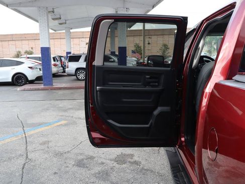 Used 2016 RAM 1500 Express AWD/4WD image 12
