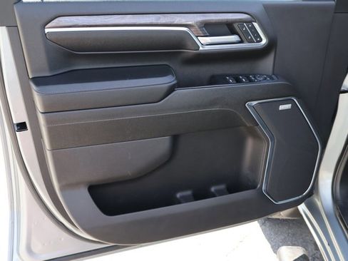 Used 2024 Chevrolet Silverado 2500 LTZ w/ LTZ Convenience Package AWD/4WD image 10