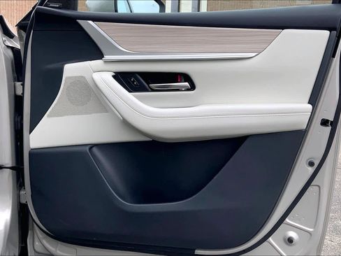 Used 2024 MAZDA CX-90 Plug-In Hybrid w/ Premium Plus image 23