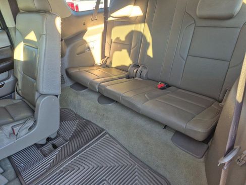 Used 2017 Chevrolet Suburban LT image 17