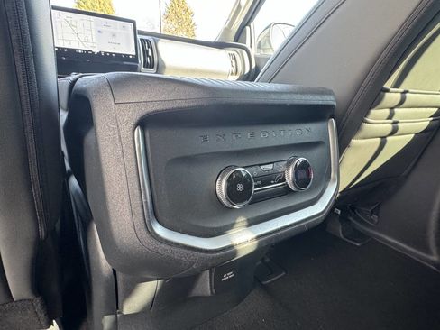 Used 2025 Ford Expedition Active AWD/4WD image 54