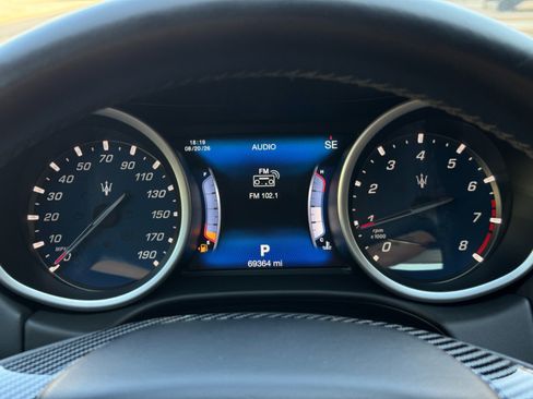 Used 2017 Maserati Ghibli w/ Luxury Package RWD image 19