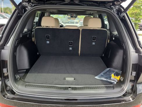 New 2025 Jeep Grand Cherokee Limited w/ Trailer Tow Package image 8