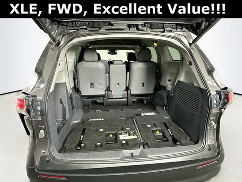 Used 2023 Toyota Sienna XLE image 26