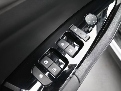 Used 2024 Kia Sportage EX FWD image 13