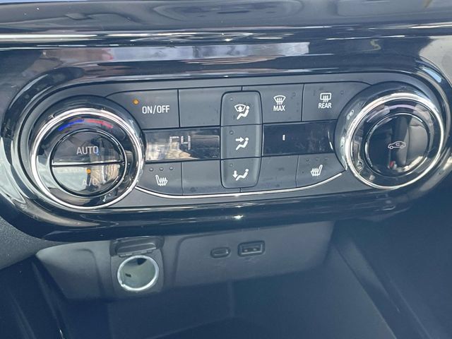 Used 2025 Chevrolet Trax ACTIV w/ Driver Confidence Package FWD image 19