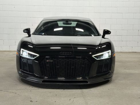 Used 2018 Audi R8 V10 w/ Premium Package RWD image 9