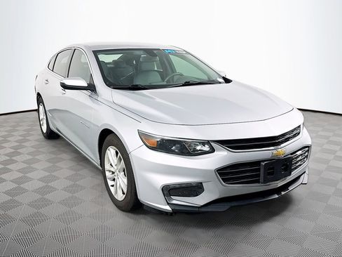 Used 2018 Chevrolet Malibu LT image 3