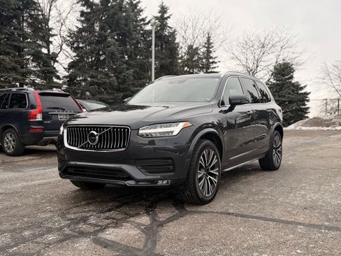 Used 2022 Volvo XC90 T6 Momentum w/ Advanced Package image 3