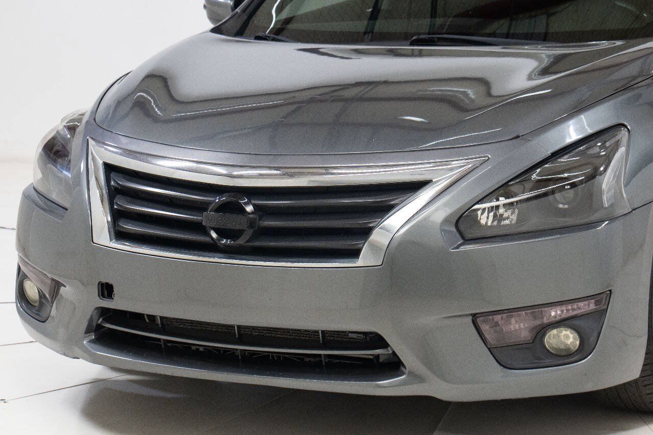 Used 2014 Nissan Altima 2.5 SV w/ Convenience Package FWD image 9