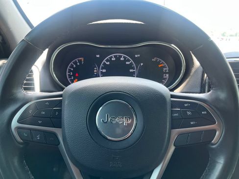 Used 2022 Jeep Grand Cherokee Laredo X RWD image 42
