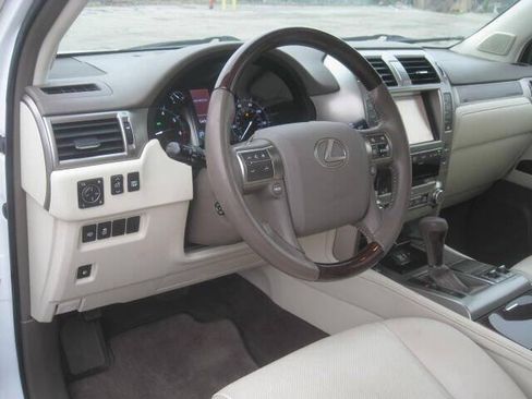 Used 2015 Lexus GX 460 w/ Premium Package AWD/4WD image 19