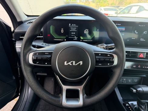Used 2025 Kia K5 LXS FWD image 27
