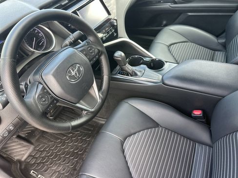 Used 2019 Toyota Camry SE FWD image 10